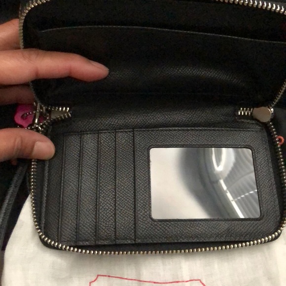 Beautiful Coach wristlet and matching Coach bracelet - Picture 9 of 13